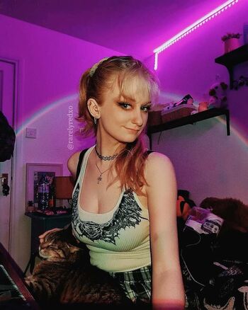 Recklesslyred Rarelyredox