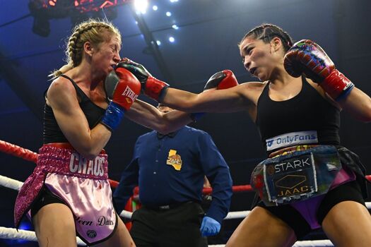 Right Hook Roxy