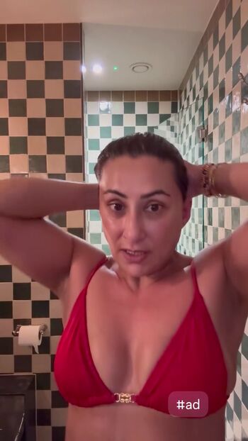 Saira Khan
