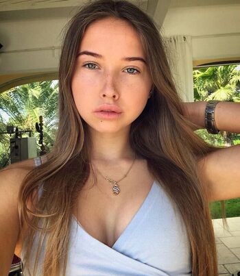 Shania Geiss → Shania Geiss