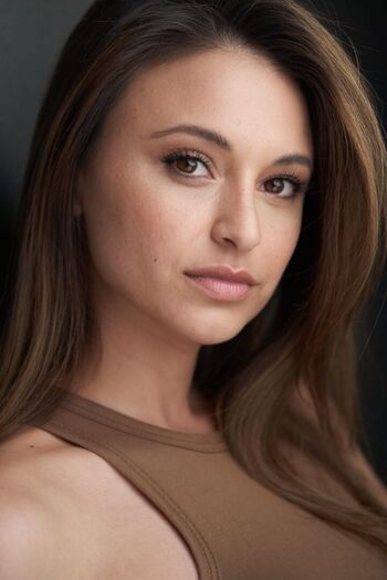 Stephanie Hernández