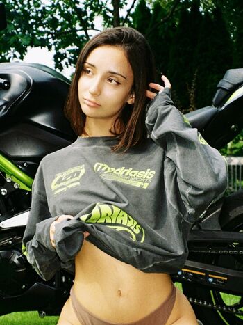 sumpremegungirl