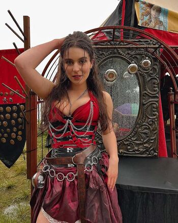 Taya Miller / Tayamillerr