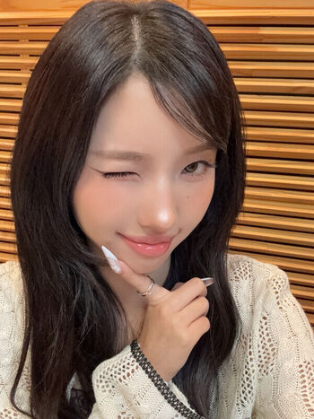 tiny.pretty.j