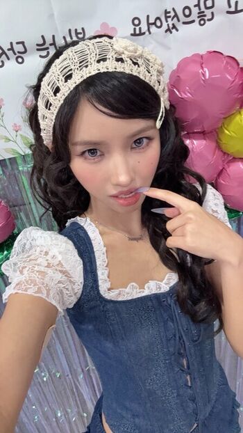 tiny.pretty.j