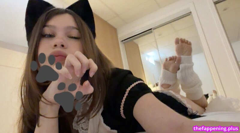 https: / vtec.cutiee / vveecutiee Fotografie OnlyFans Dezbrăcată #11