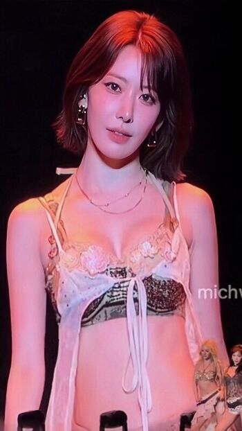 WomenK-pop