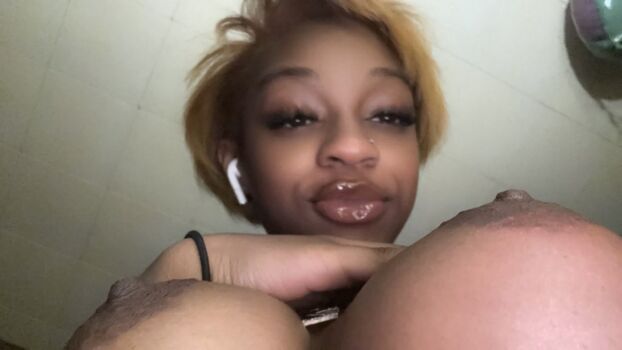 xx_zakiya