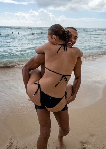 Y0nn.4 Elmo_love_u2