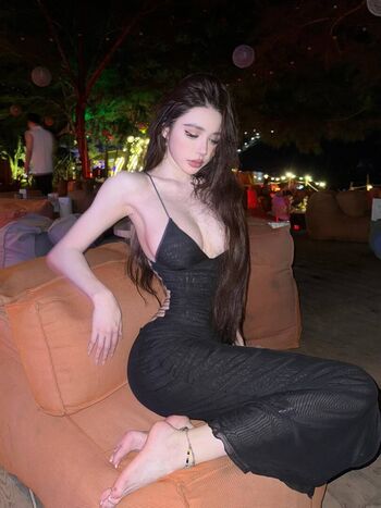 Yuan Sayuki Weme